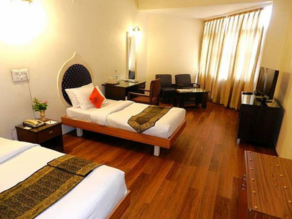 Amarpreet, Aurangabad - AM Hotel Kollection Bagian luar foto