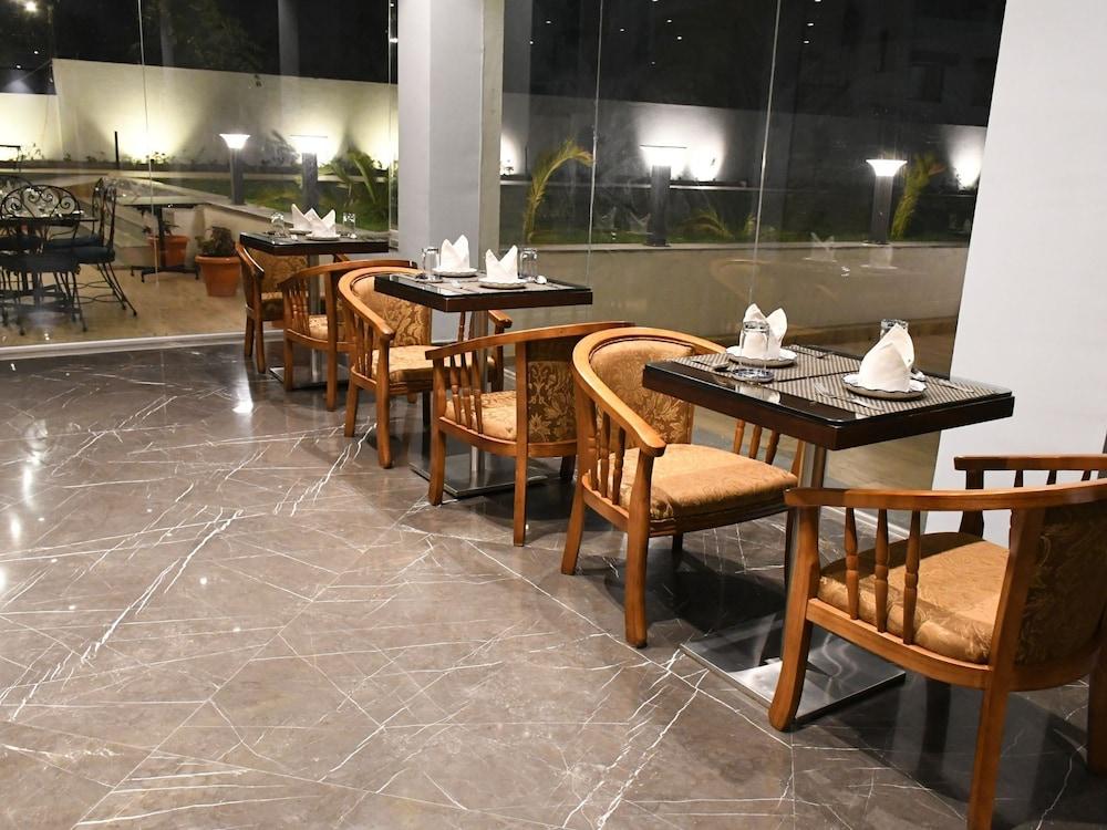 Amarpreet, Aurangabad - AM Hotel Kollection Bagian luar foto