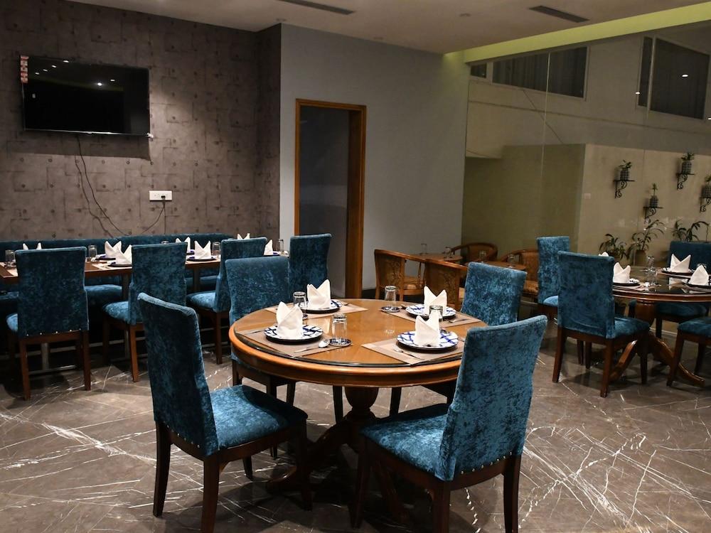 Amarpreet, Aurangabad - AM Hotel Kollection Bagian luar foto